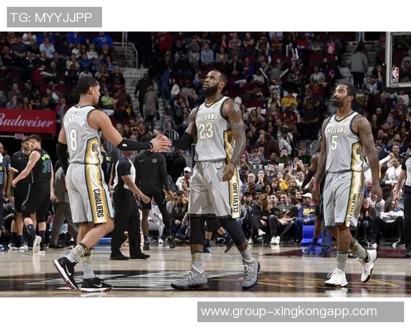 全队齐心协力专注训练独行侠官方分享精彩瞬间 全队齐心协力专注训练独行侠官方分享精彩瞬间