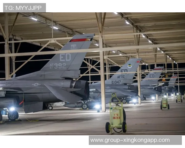 克尼佩尔赞爱德华兹三分球表现称其每场投10次实属惊人