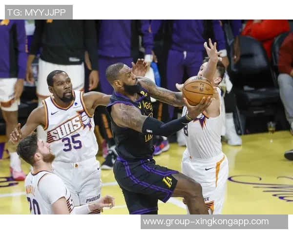 湖人主场球迷提前退场败给残阵太阳令人失望