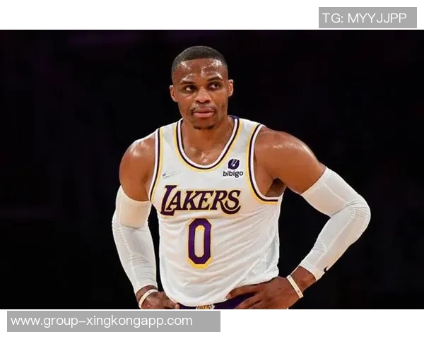 杰明8号秀渐入佳境半场表现出色砍下11分1板1助1断